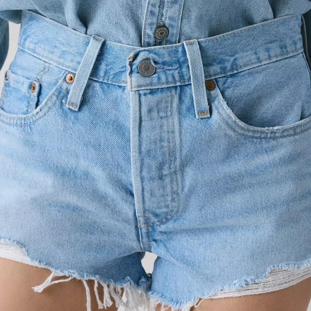 Levi's® 501 Original Denim Short size 25 - Picture 3 of 6